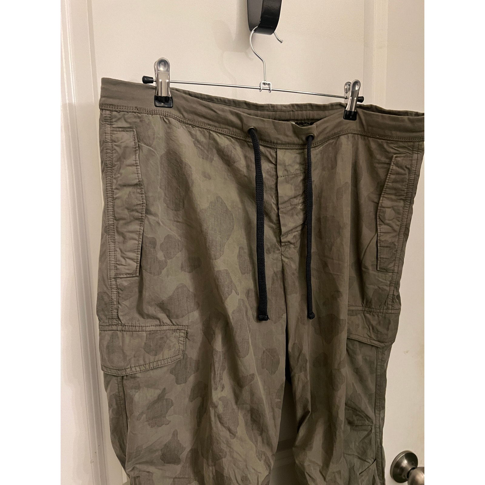 James Perse Camo Cargo Pants Drawstring Pull On Men's L Utility Military Skater — image 5 of 8